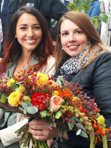 Bouquet offert à Delphine Wespiser (Miss France 2012) lors de l’inauguration du centre ville de Benfeld
